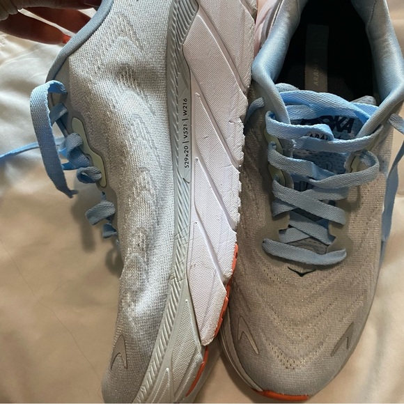 HOKA Arahi 6 size 9 B - Picture 4 of 16